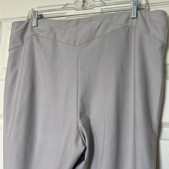 NWT Gnw Tummy Control Capri Light Gray Color Size XL - Picture 7 of 12